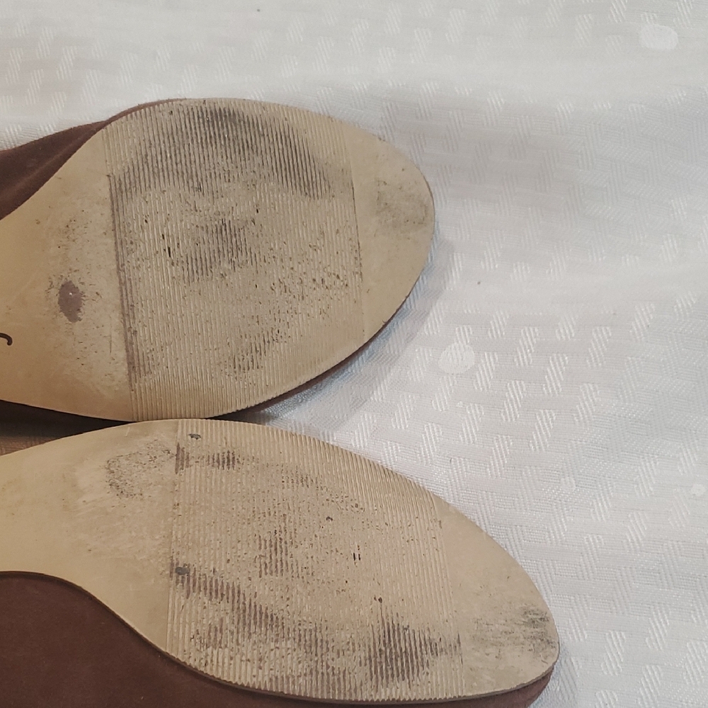 NEW Port News Stylish Brown Embellished Moccasins Kitten Heel - Picture 10 of 13